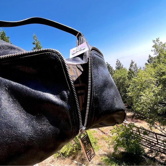 Fendi: Leather Zip Front Pocket Monogram
Hobo Bag (Black) - Picture 4 of 17